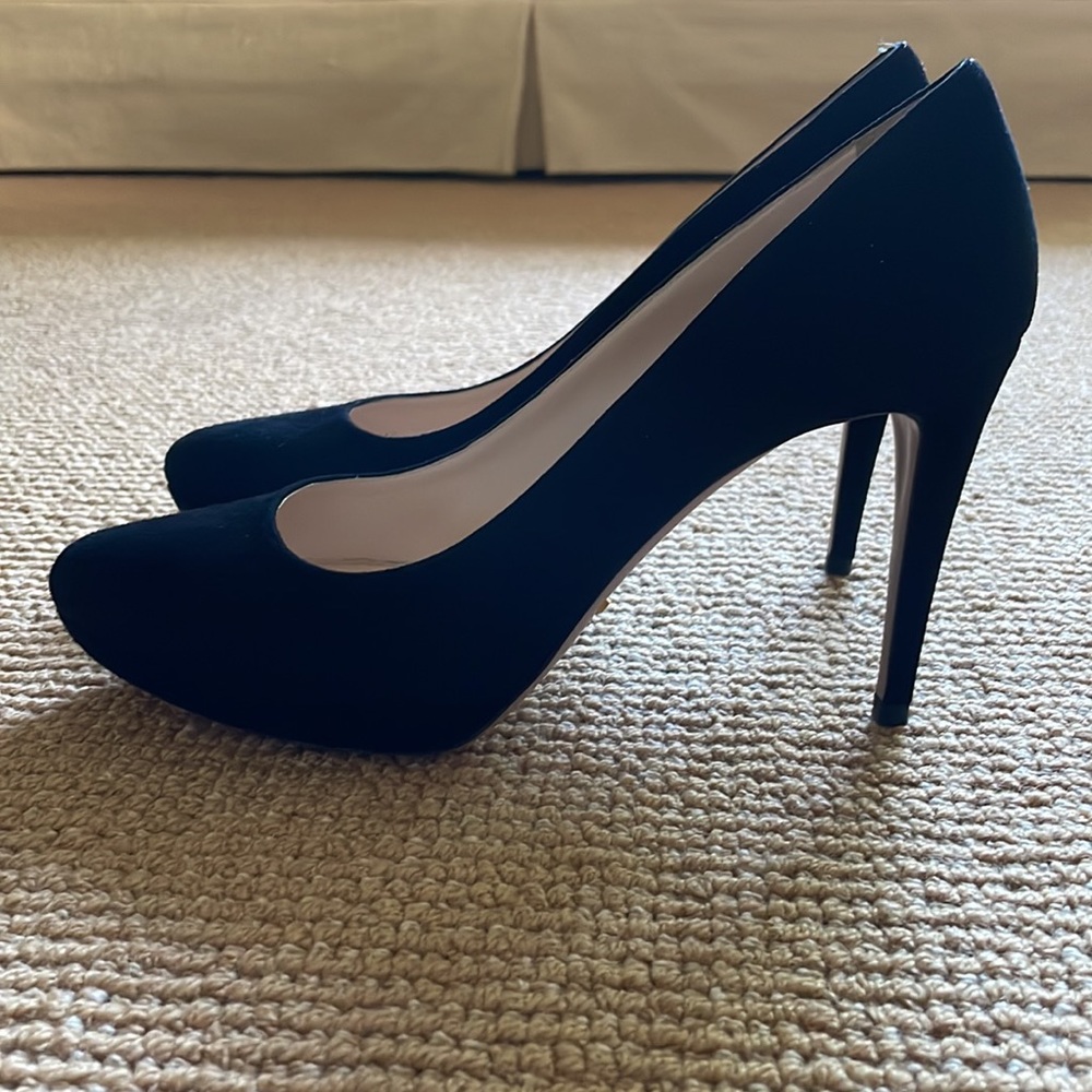 Prada Black Suede Pumps - Picture 4 of 10
